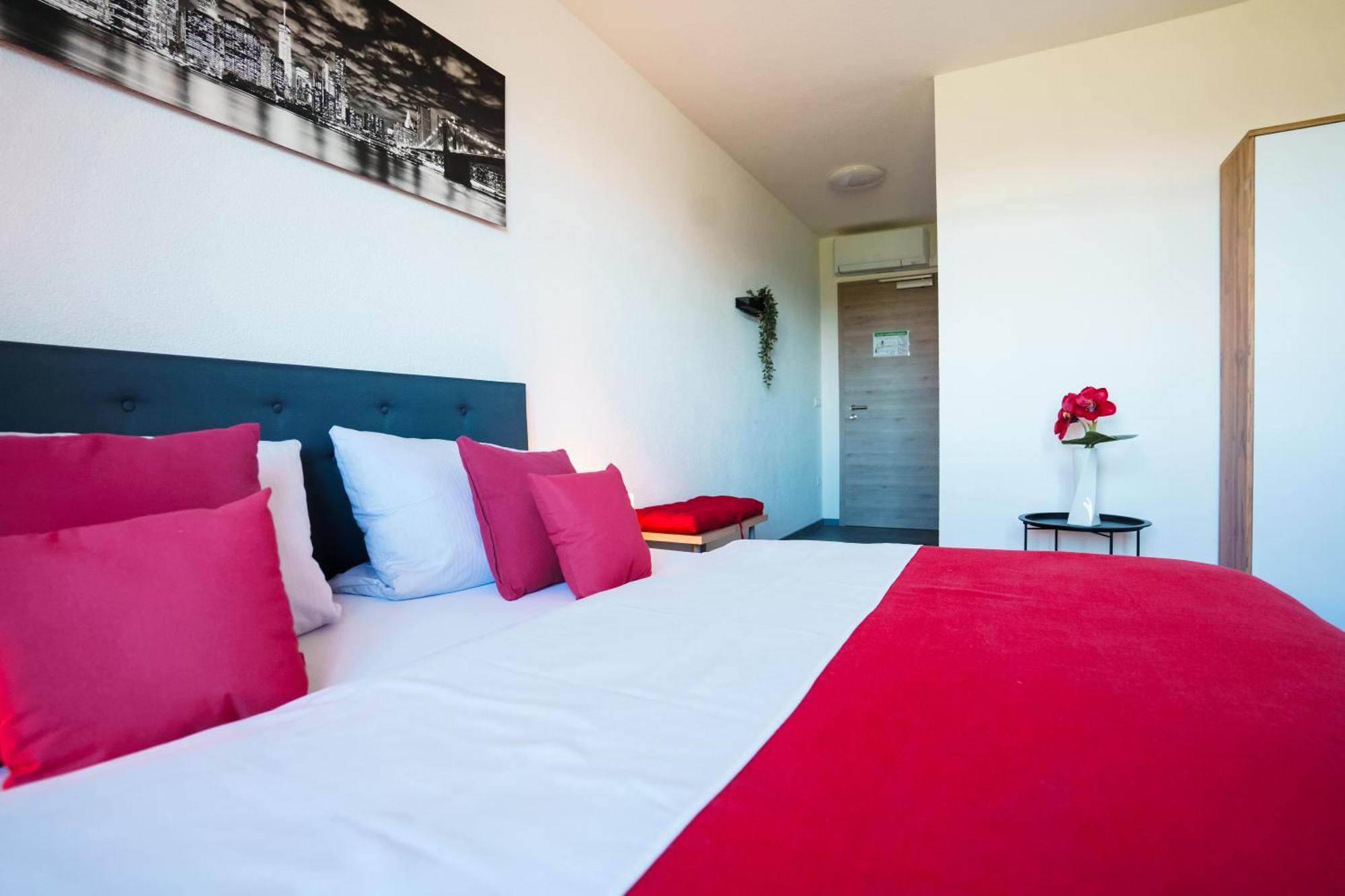 Hotel Am Schafbaum Бад Рапенау Екстериор снимка